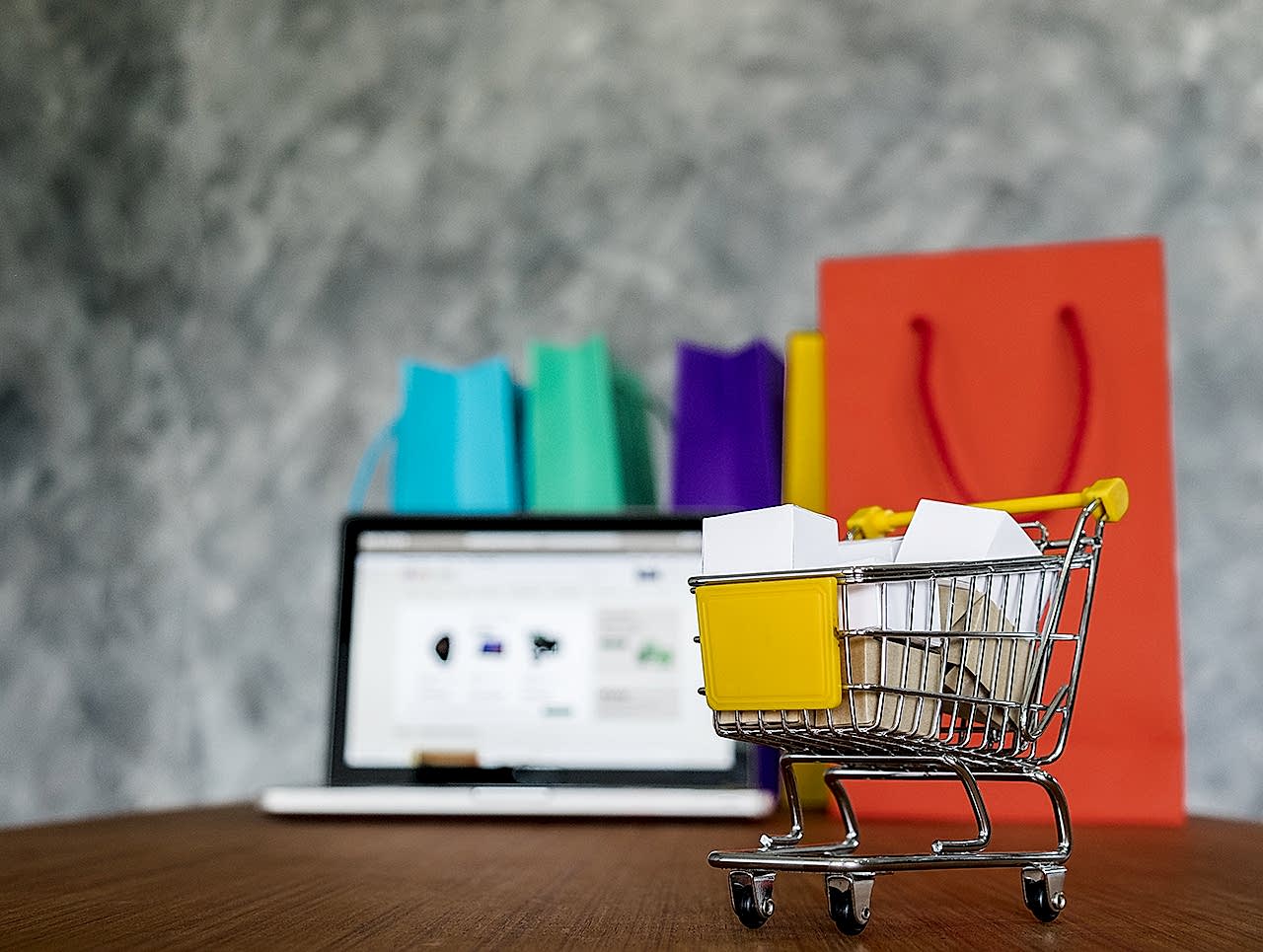 E- Ticaret Yazılımı 1 Shape Image